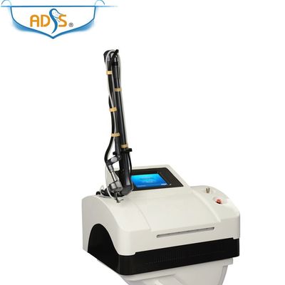 त्वचा कायाकल्प के लिए पोर्टेबल भिन्नात्मक CO2 लेजर मशीन 40W 10600nm